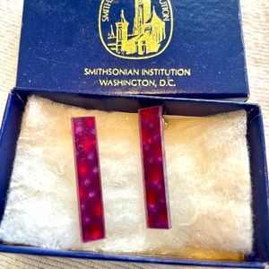 Smithsonian hot pink glass drop earrings. Push back.